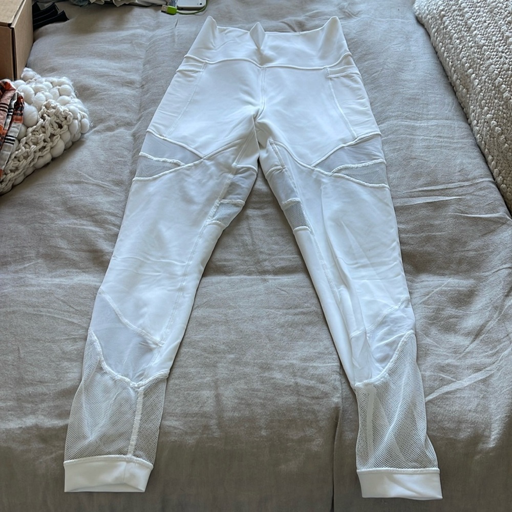 Lululemon workout pants, white, size 6, NWOT